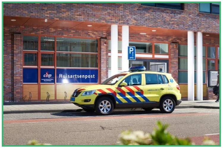 A GP Emergency Department building and car